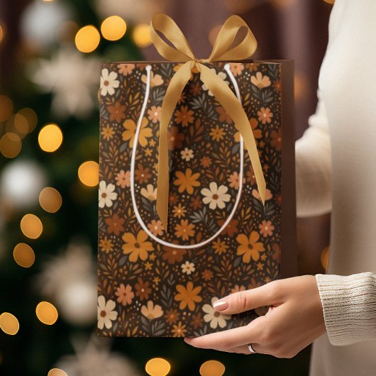 Retro Brown Bloempatroon Medium Cadeauzakje