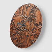 Retro bruin gereedgemaakt lederen wandklok. grote klok (Hoek)