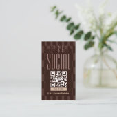Retro bruine en beige QR-code die scanbaar is voor Visitekaartje (Staand voorkant)