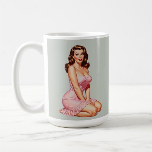 Retro Brunette Pin-up Meisje in Roze Koffiemok (Links)