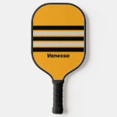Retro Bumblebee Zoem Over Strepen met Naam Pickleball Paddle (Achterkant)