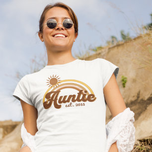 Retro Burnt Oranje Sun en Rainbow Auntie T-shirt