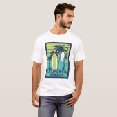 Retro California Surfboards Kunst – Zomerkust T-shirt (Voorkant volledig)