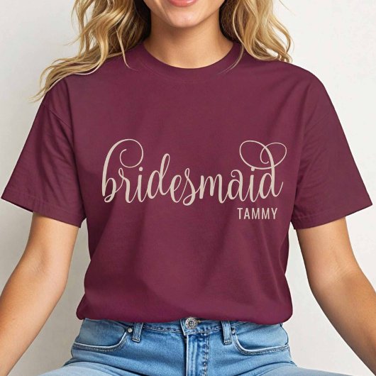Retro Calligrafie Natural op Maroon Bruidsmeisje T-shirt