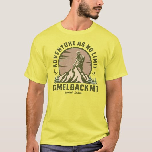 Retro Camelback Mountain Hike Sunset T-shirt (Voorkant)