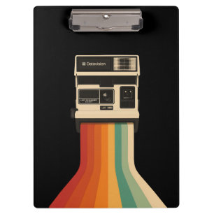 Retro camera met regenboogprint klembord