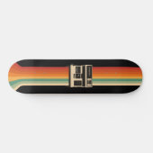Retro camera met regenboogprint persoonlijk skateboard (Horizontaal)