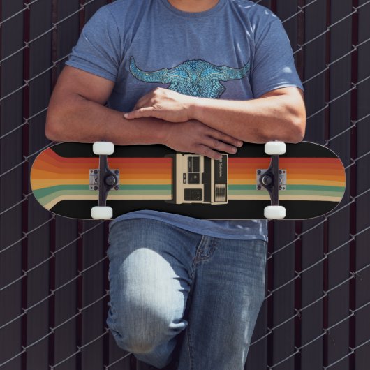 Retro camera met regenboogprint persoonlijk skateboard (Buiten 3)