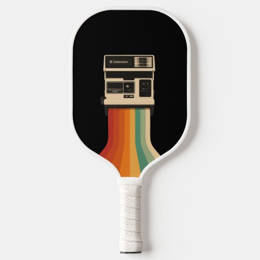 Retro camera met regenboogprint pickleball paddle (Voorkant)