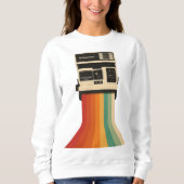 Retro camera met regenboogprint trui (Voorkant)