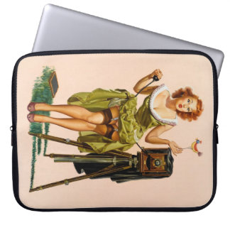 Retro camerameisje laptop sleeve