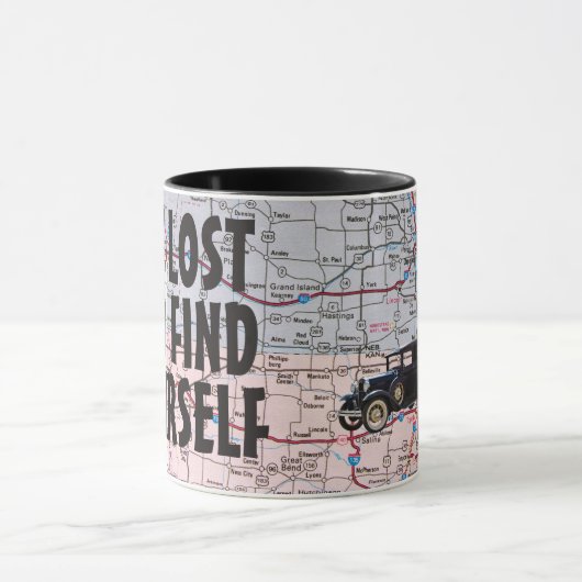 Retro Car on Road Map Mok (Midden)