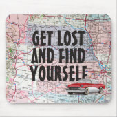 Retro Car on Road Map Muismat (Voorkant)