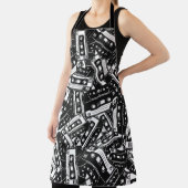 Retro Cassettebandje Pattern Schort (Insitu)