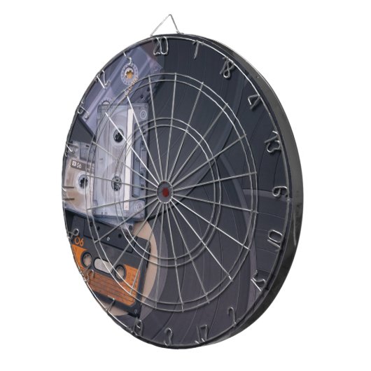 Retro-Cassettebandjes en vinylrecords van 80 Dartbord (Voorkant Rechts)