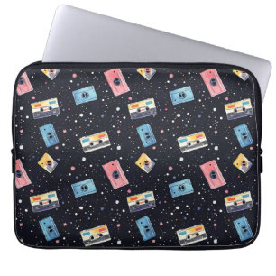 Retro Cassettebandjes in de kosmische ruimte Laptop Sleeve