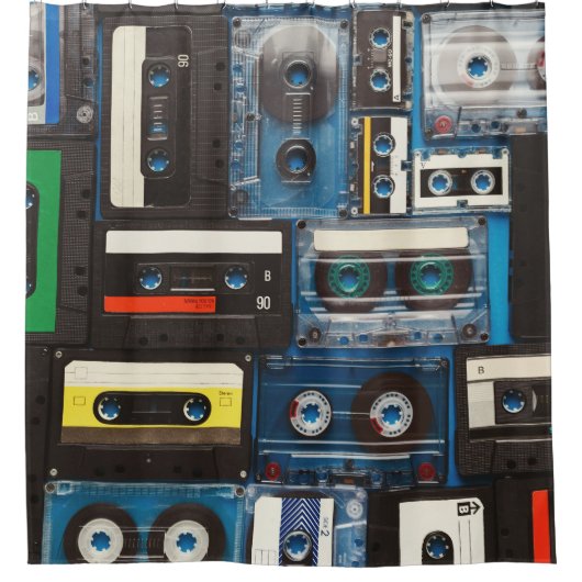 Retro Cassettes: Blauwe achtergrond . Douchegordijn (Voorkant)