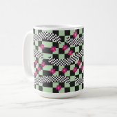 Retro Checkerboard Design met bloemen Koffiemok (Voorkant links)