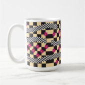 Retro Checkerboard Design met bloemen Koffiemok (Links)