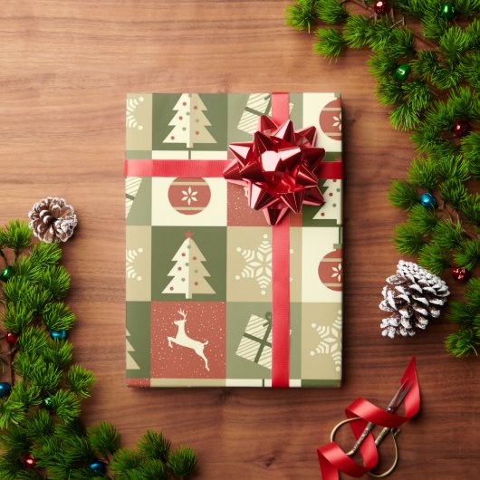Retro Checkered Christmas Red and Green  Cadeaupapier (Feestdagen Geschenken)
