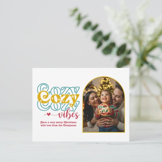 Retro Cheer Cozy Vibes Retro Kerstfoto Feestdagenkaart (Staand voorkant)