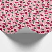 Retro Cherries op Peach Pink Polka Dot Background Cadeaupapier (Hoek)