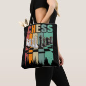 Retro Chess Piecks Chessboard Board game Tote Bag (Dichtbij)