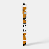 Retro Chic Bruin & Zwart Bloempatroon grillig iPhone 15 Case (Linkerkant)