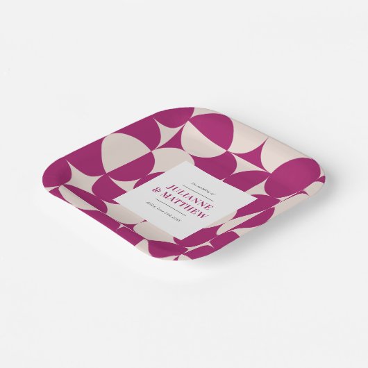 Retro Circle Scallop Mid Century Paarse bruiloft Papieren Bordje (Gebogen)