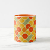Retro Citrus Fruit Cheerful Tweekleurige Koffiemok (Center)
