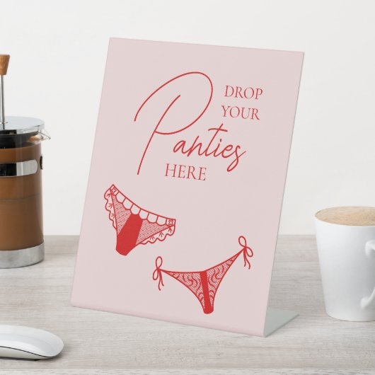 Retro Cocktail Bachelorette Party Panty Game Reclamebord Met Voetstuk (Insitu)