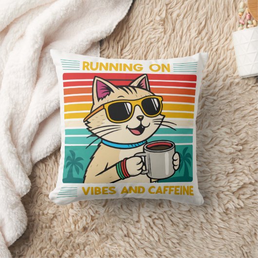 Retro Coffee Cat Vibes – Grappige cafeïne liefhebb Kussen (Deken)