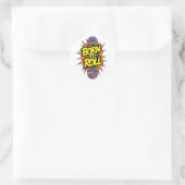 Retro Comic Stijl "Born to Roll" Skater Ronde Sticker (Tas)