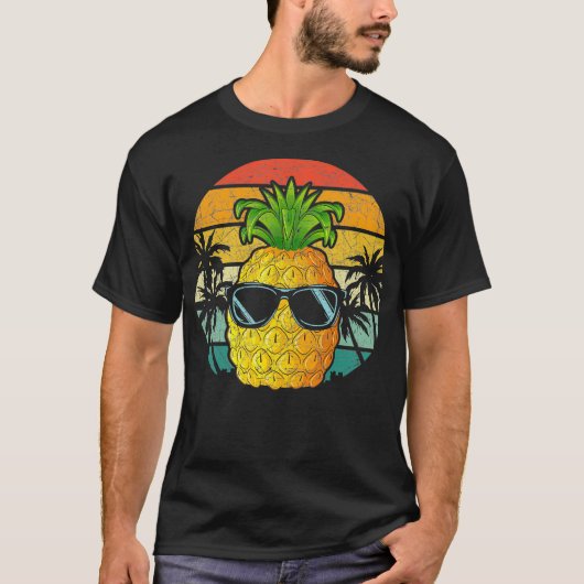 Retro Cool Pineapple Sunbril Funny Tropical Fru T-shirt (Voorkant)