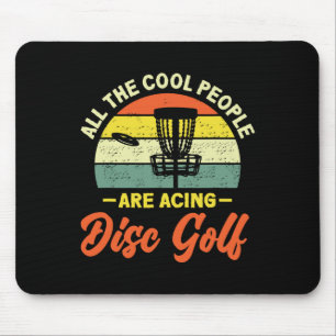 Retro Coole Mensen die Disc Golf Ace slaan Muismat