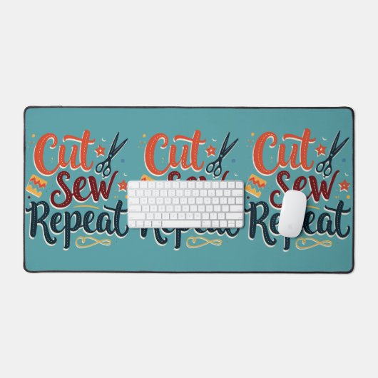 Retro "Cut Sew Repeat" naailiefhebber ontwerp Bureaumat (Keyboard & Muis)