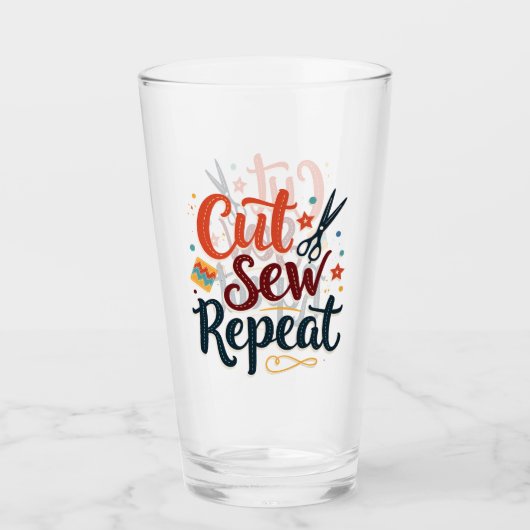 Retro "Cut Sew Repeat" naailiefhebber ontwerp Glas (Voorkant)