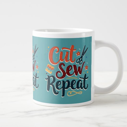 Retro "Cut Sew Repeat" naailiefhebber ontwerp Grote Koffiekop (Rechts)