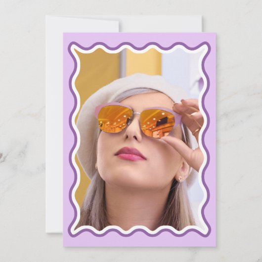 Retro Cute Wavy Paars Photo Afstuderen Kaart (Achterkant)