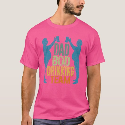 Retro Dad Bod Drink team, grappige papa voor manne T-shirt (Voorkant)