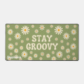 Retro Daisies Stay Groovy Sage Green Script Naam Bureaumat (Voorkant)