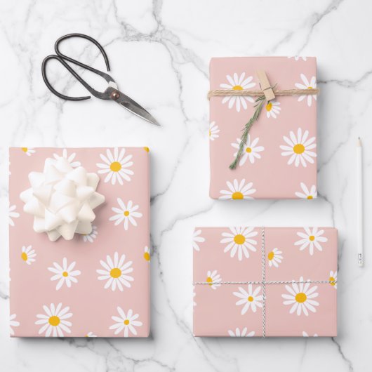 Retro Daisy Bloemen Blush Roze Baby Meisje Verjaar Inpakpapier Vel (Voorkant)