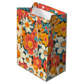 Retro Daisy Floral Gift Bag Medium Cadeauzakje (Achterkant Gekanteld)