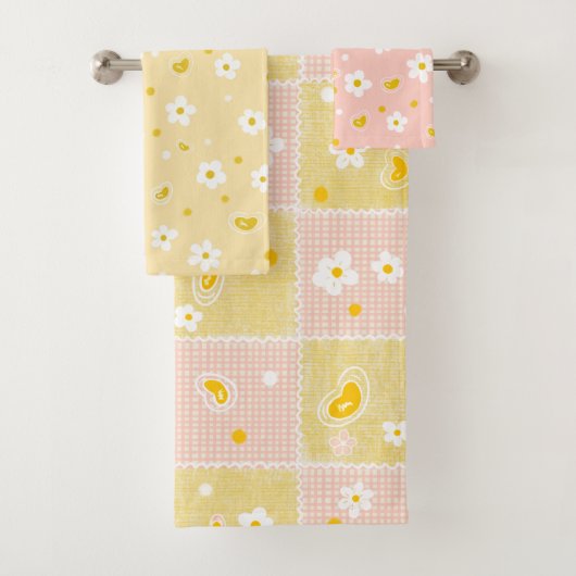 Retro Daisy Floral Pattern Yellow and Pink Bad Handdoek (Insitu)