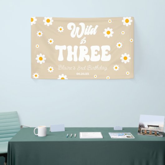 Retro Daisy Flower Wild & Drie 3e Verjaardagsfeest Spandoek (Beurs)