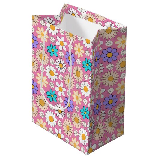 Retro Daisy Patroon Simple.01. Roze BG Medium Cadeauzakje (Voorkant Gekanteld)