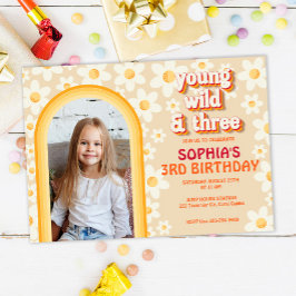 Retro Daisy Rainbow 3e verjaardag foto uitnodiging