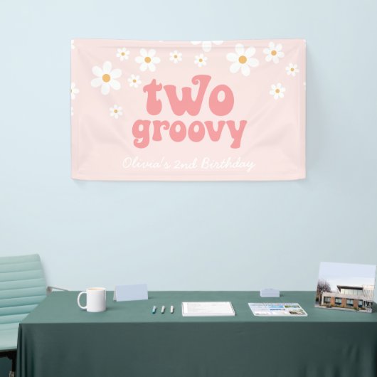 Retro Daisy Two Groovy Pink Floral 2e verjaardag Spandoek (Beurs)