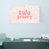 Retro Daisy Two Groovy Roze Bloem 2e Verjaardag Spandoek (Beurs)