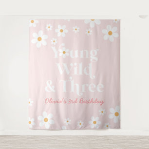 Retro Daisy Young Wild and Three Birthday Wandkleed